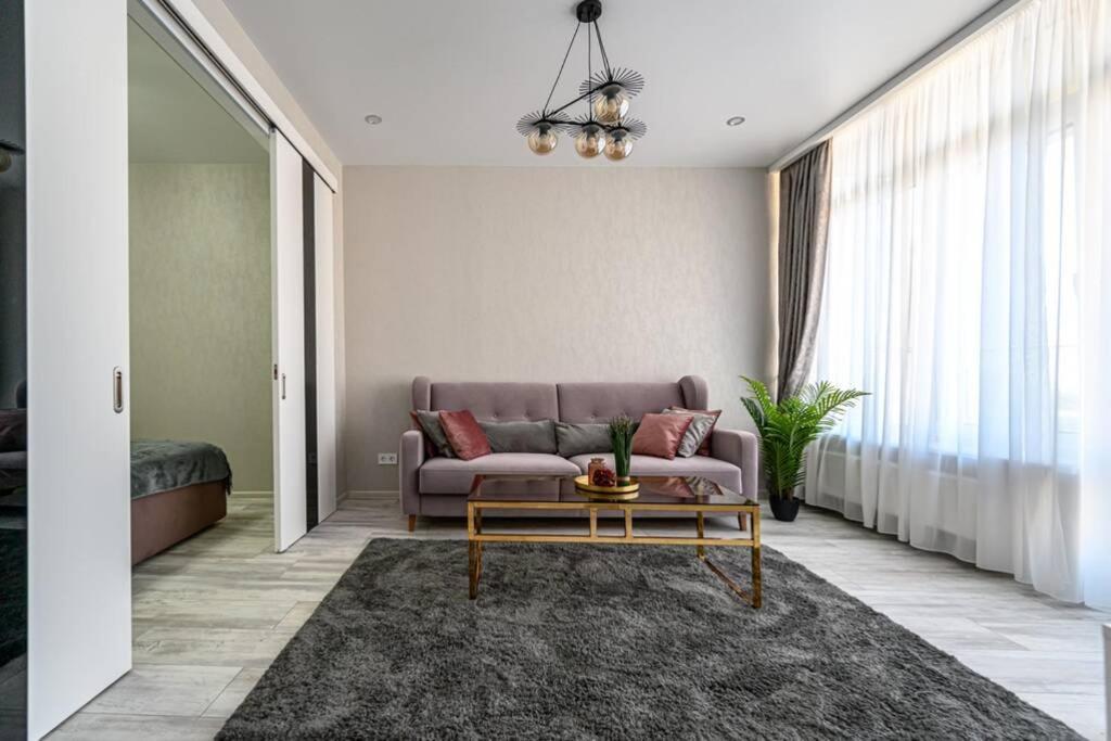 Jeanne apartments 2BDR Odessa Extérieur photo