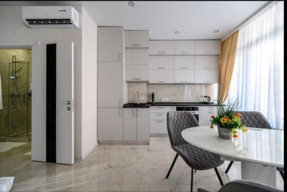 Jeanne apartments 2BDR Odessa Extérieur photo